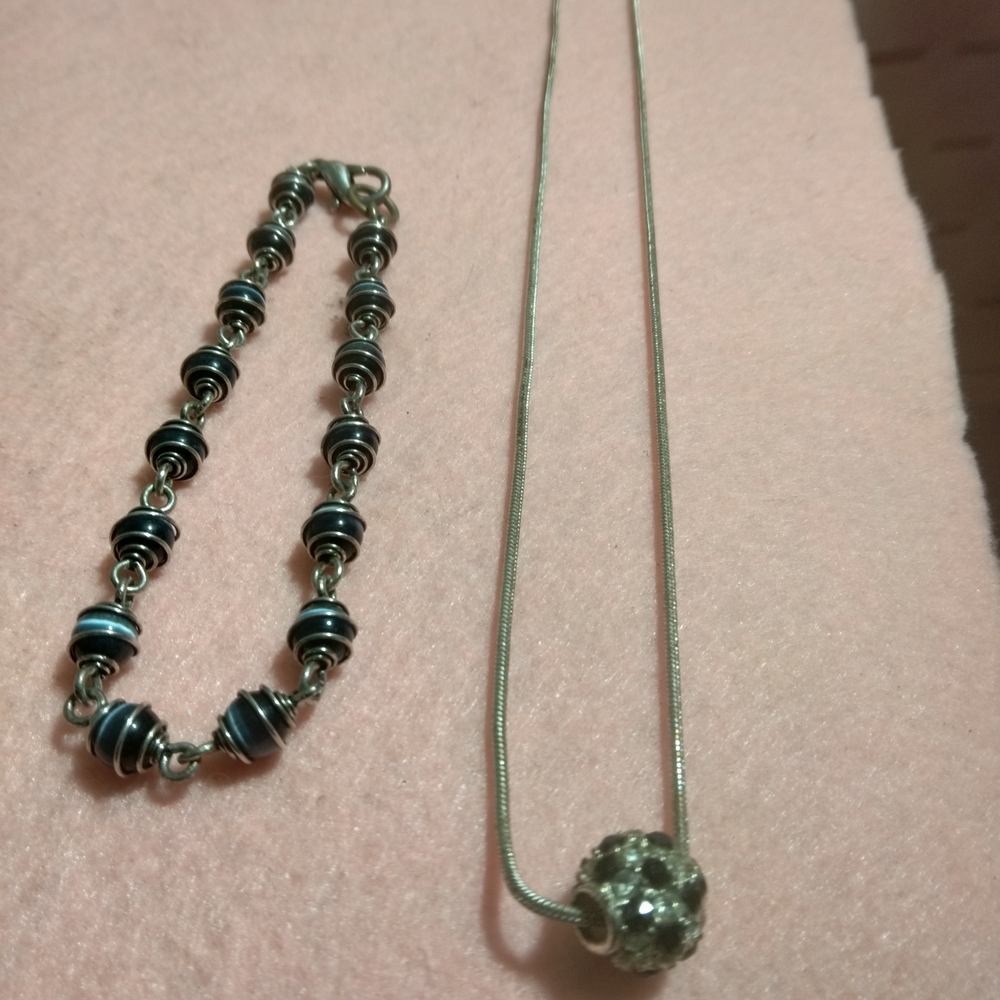 Chic Silver and Black Necklace Set